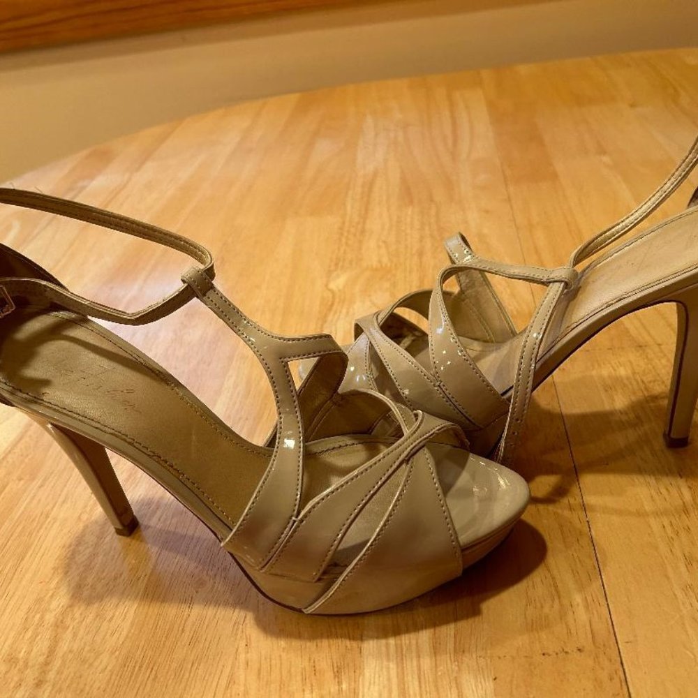 Slightly Worn Marc Fisher Light Beige Sandals (Size 10)
